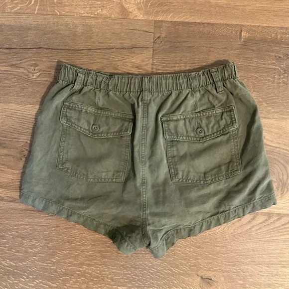 Aerie Wander army green shorts, S - Picture 4 of 7